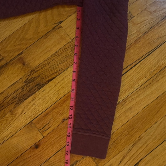 Patagonia quilted 1/4 snap pullover in maroon with red trim - women's size XS - Picture 11 of 12